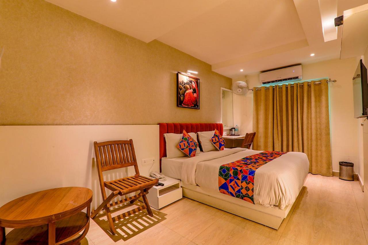 Townhouse Geetraj Near Shalimar Gateway Lucknow Hotell Eksteriør bilde