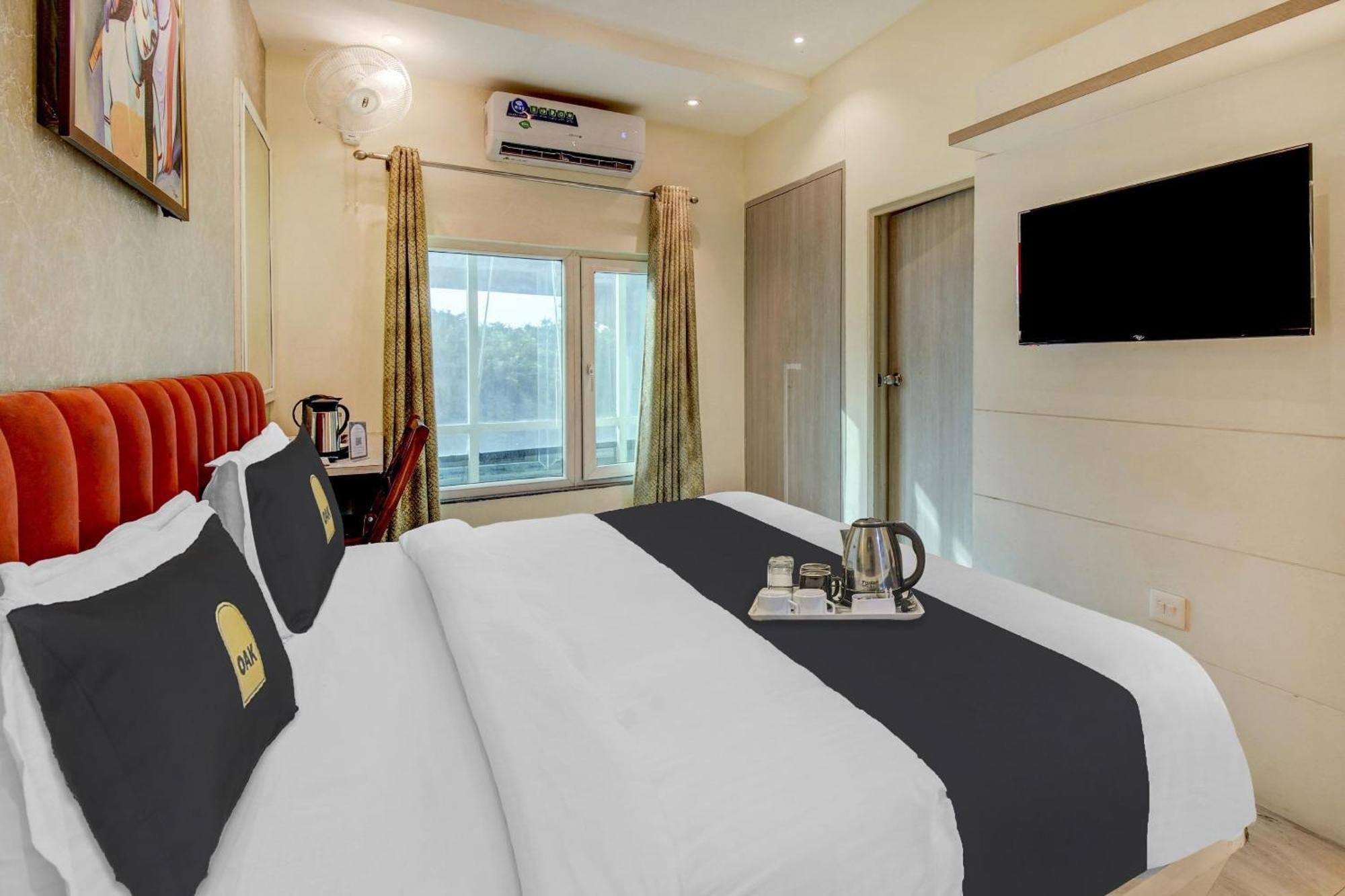 Townhouse Geetraj Near Shalimar Gateway Lucknow Hotell Eksteriør bilde