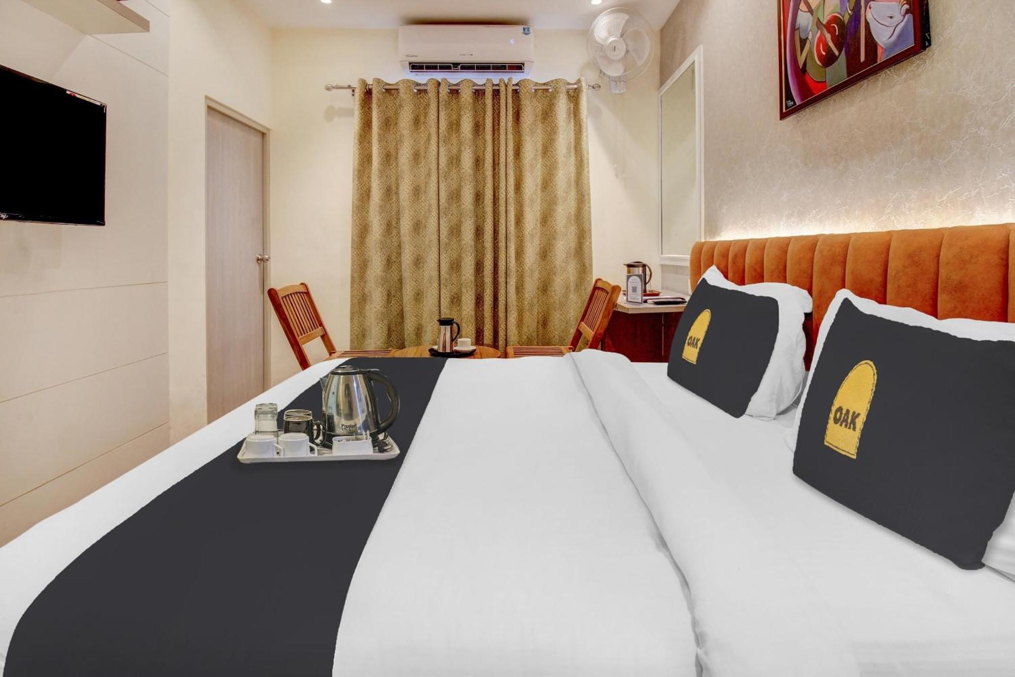 Townhouse Geetraj Near Shalimar Gateway Lucknow Hotell Eksteriør bilde