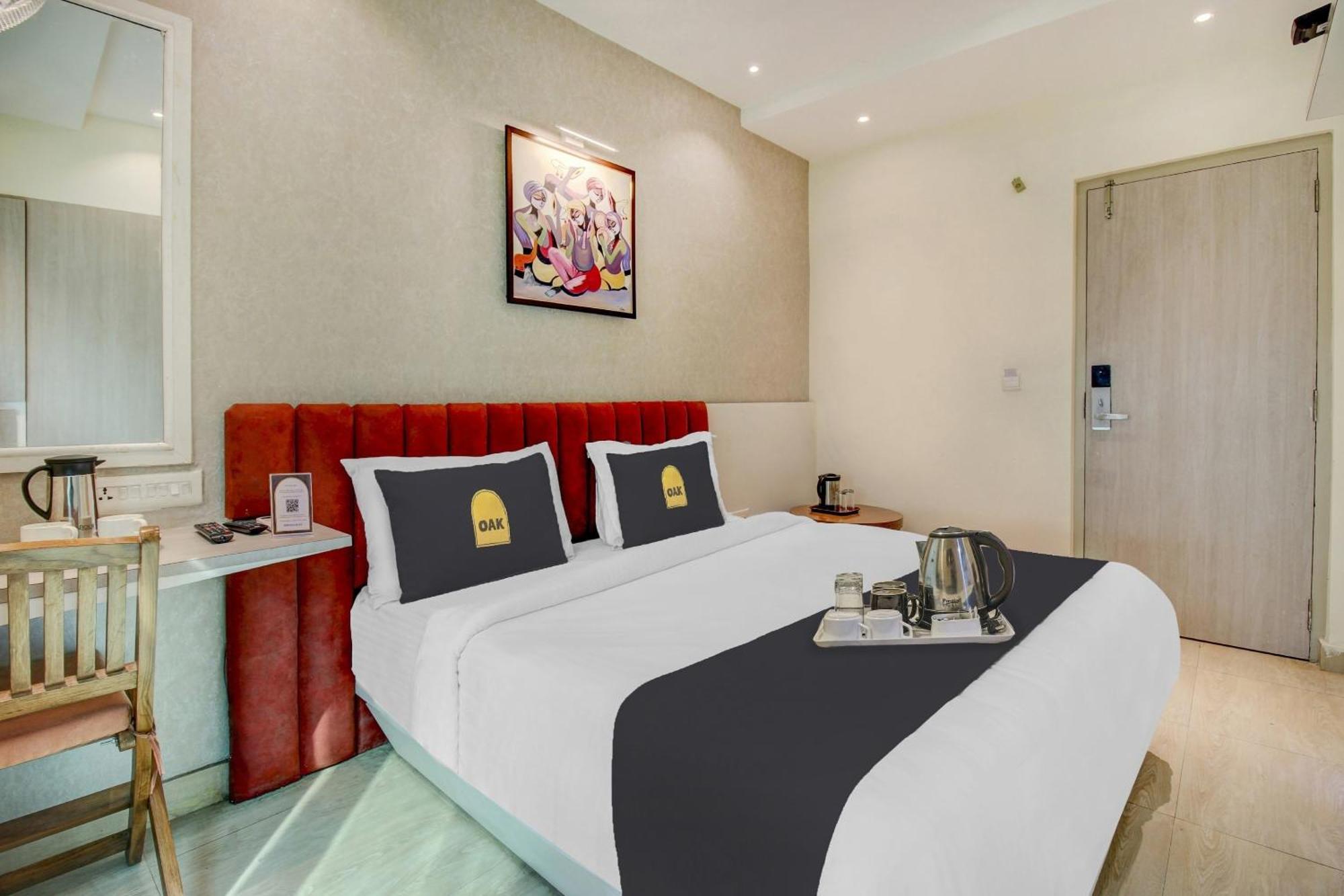 Super Townhouse Geetraj Near Shalimar Gateway Lucknow Hotell Eksteriør bilde