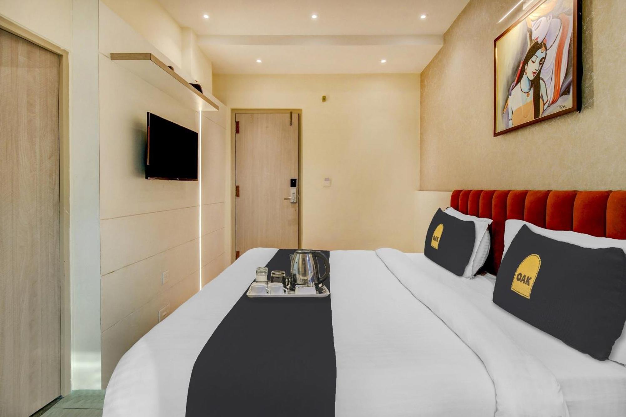 Super Townhouse Geetraj Near Shalimar Gateway Lucknow Hotell Eksteriør bilde
