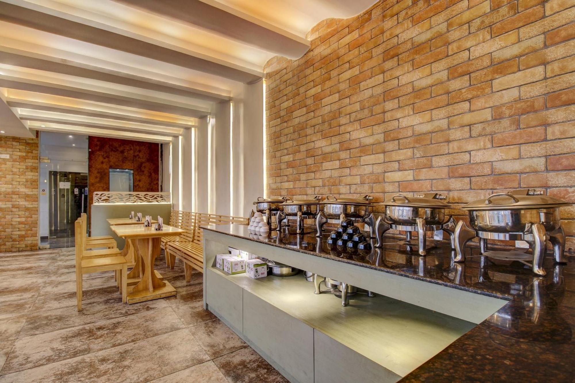 Super Townhouse Geetraj Near Shalimar Gateway Lucknow Hotell Eksteriør bilde