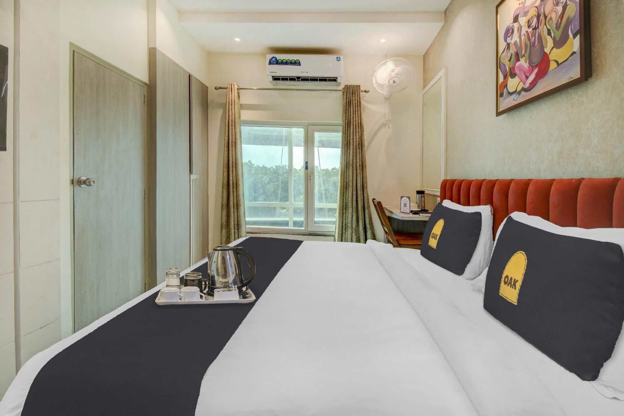 Townhouse Geetraj Near Shalimar Gateway Lucknow Hotell Eksteriør bilde