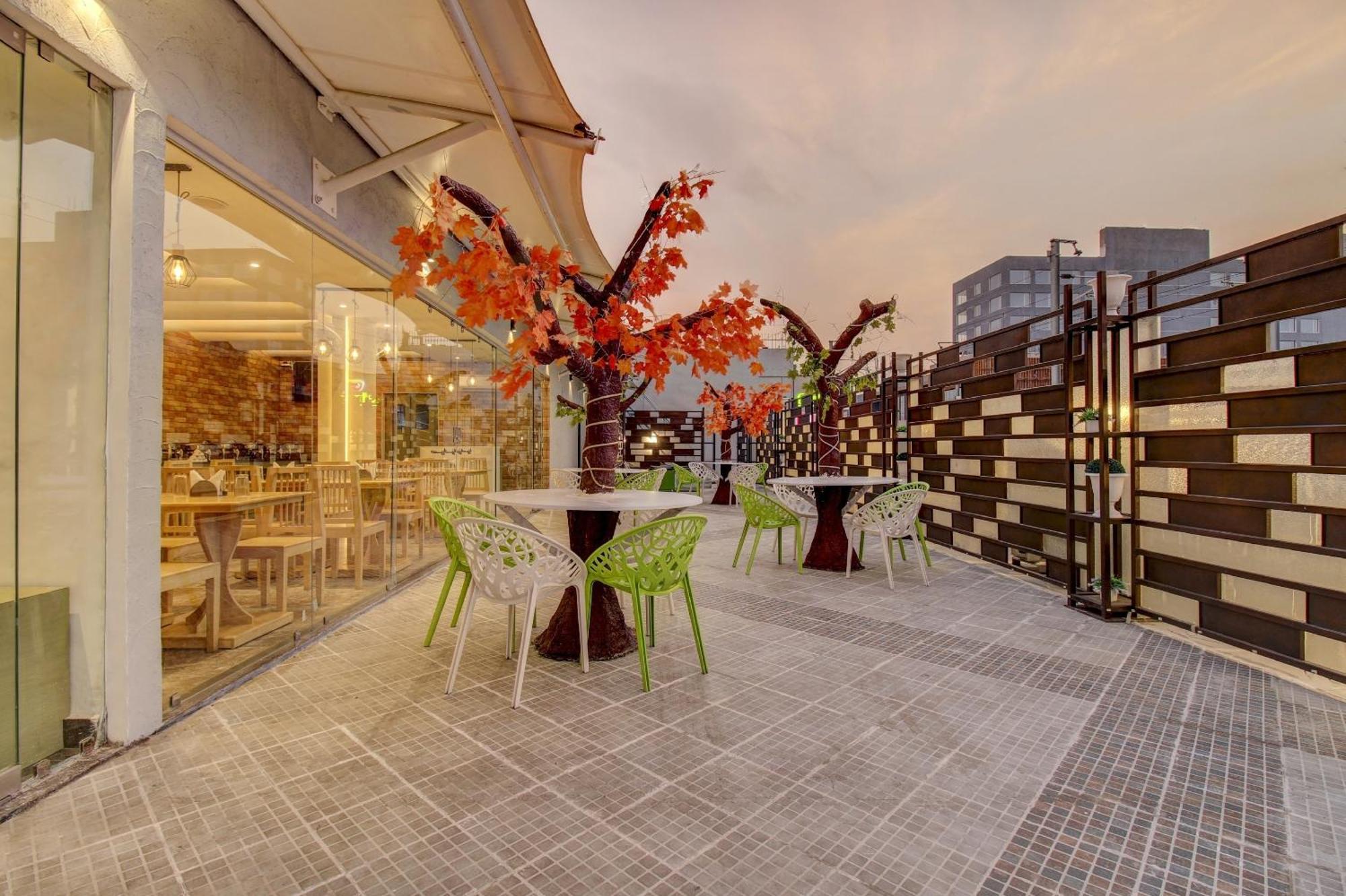 Townhouse Geetraj Near Shalimar Gateway Lucknow Hotell Eksteriør bilde